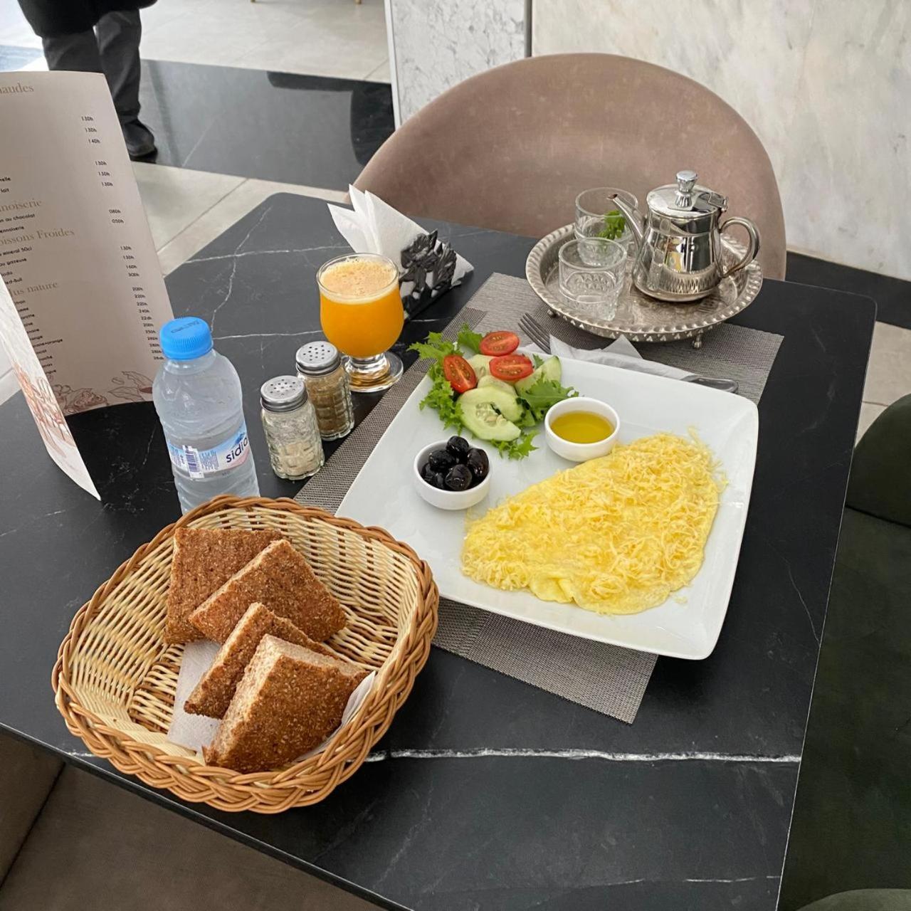 Town Hotel Кенитра Екстериор снимка